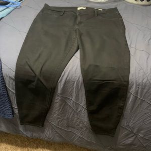 Jessica Simpson black jeans. 18w. Fit like a 16. I’m 56.5 in height.